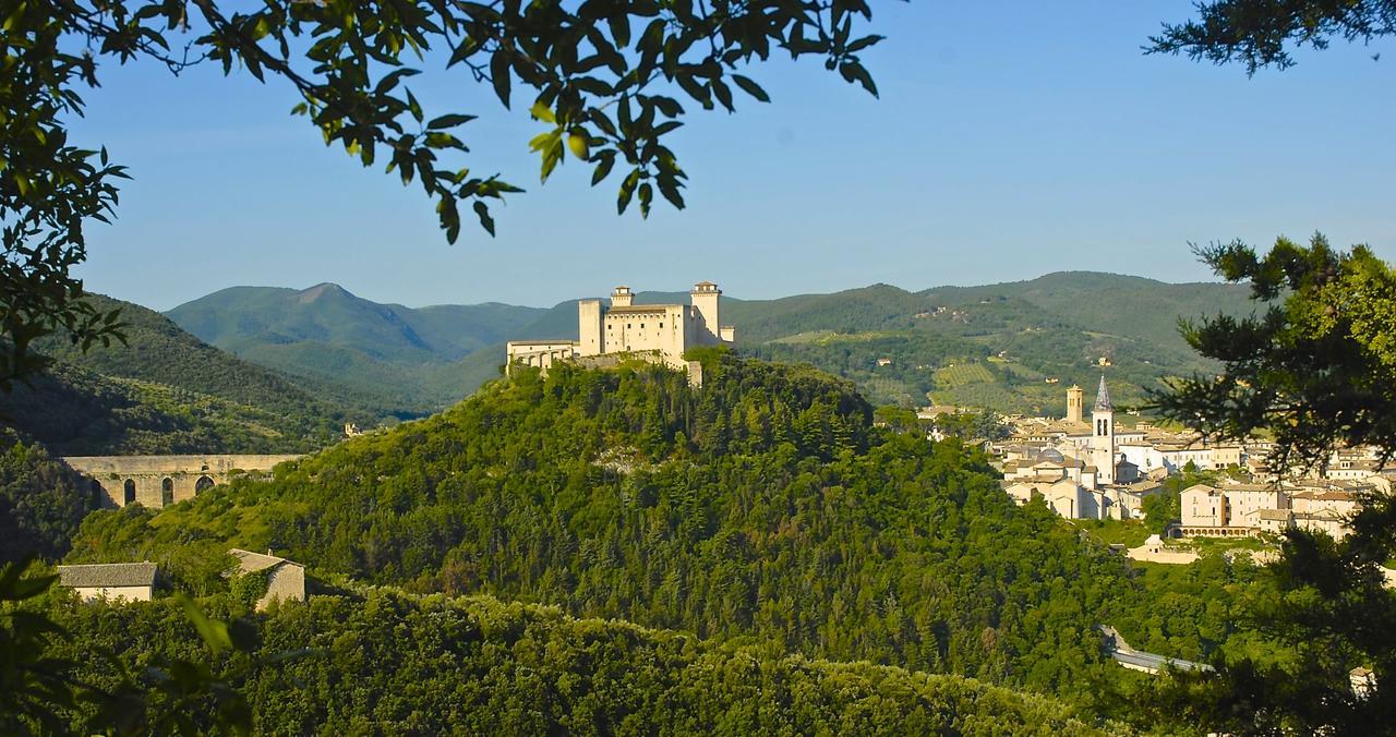 Palazzo Sant'Angelo Bed & Breakfast Spoleto Exterior photo