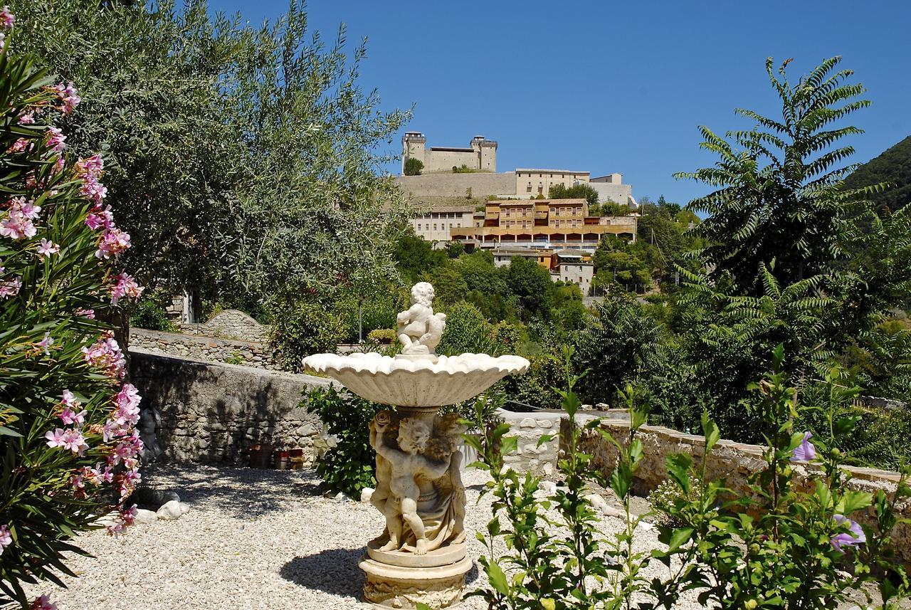 Palazzo Sant'Angelo Bed & Breakfast Spoleto Exterior photo